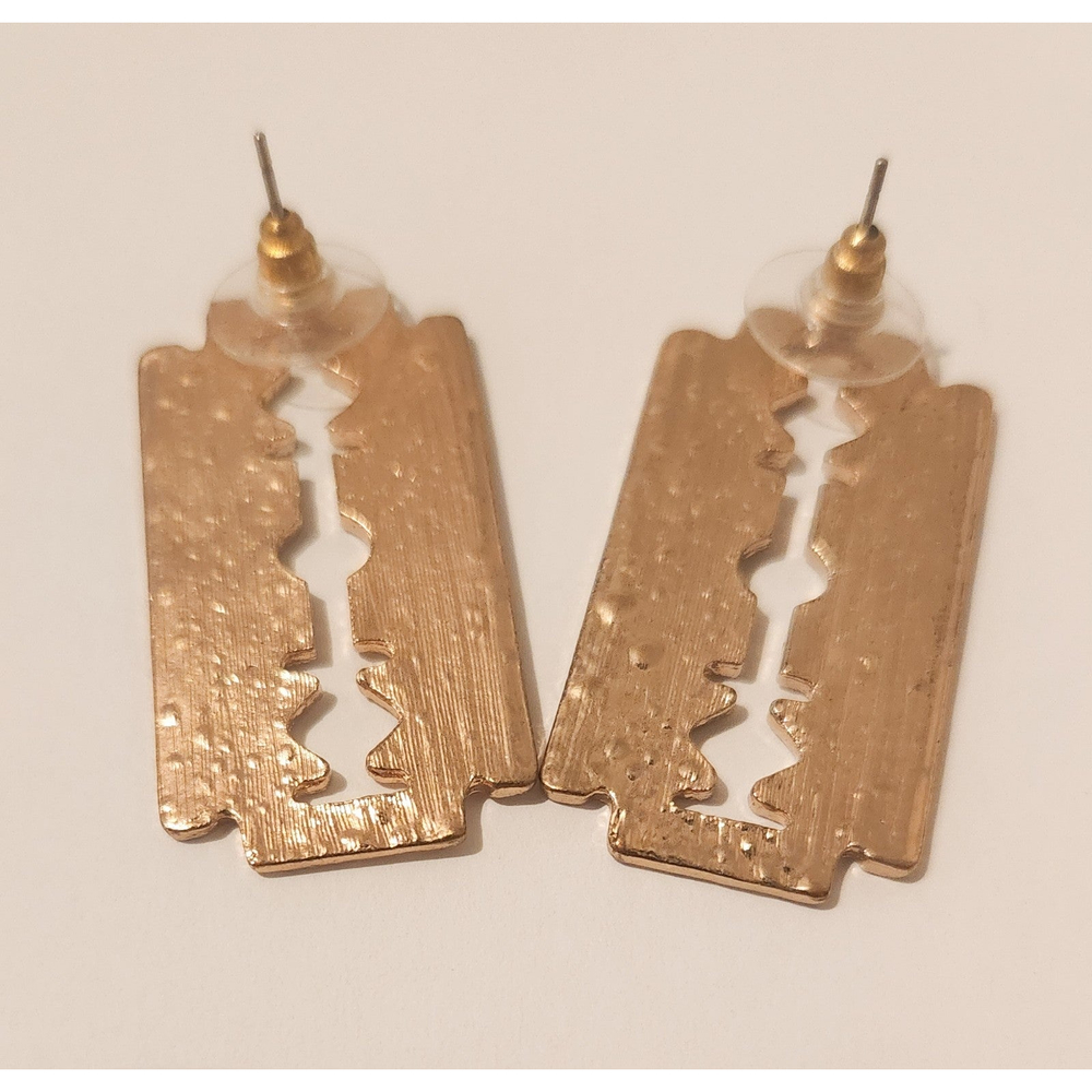 Fun Razor Blade‎ Earrings - Picture 2 of 3